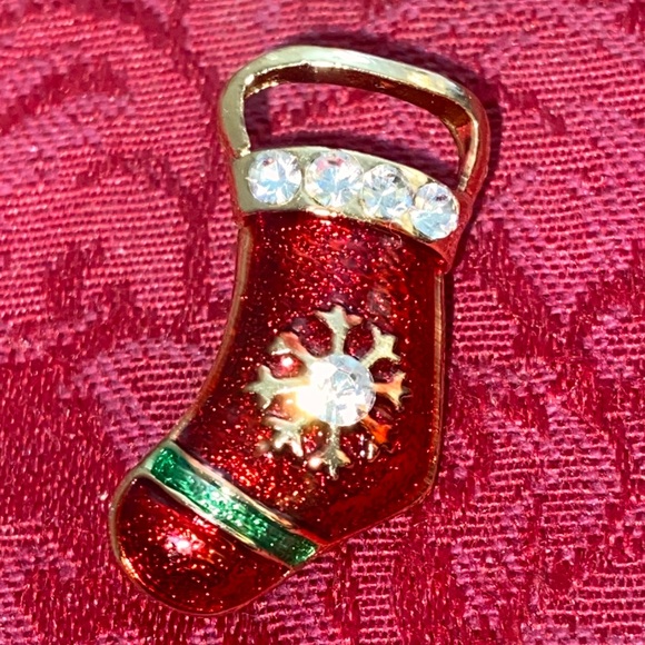 5/$10❤️❤️❤️NEW Festive Red Enamel & Rhinestoned Stocking Broach - Picture 1 of 3